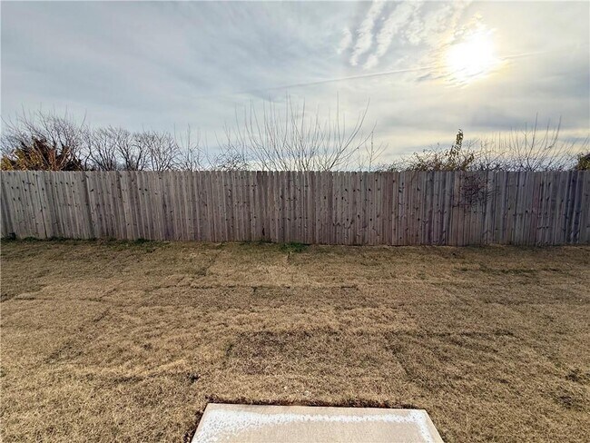 Building Photo - 851 Reading RR Ln