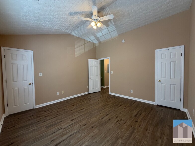 Building Photo - 644 Kenridge Dr