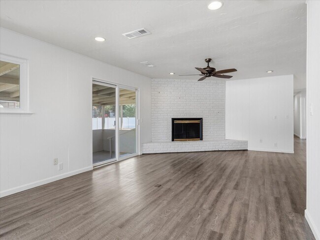 Building Photo - 4 Bedroom Home for Rent in Sanger | Sierra Views | 2,140± Sq. Ft. | Lawn Care Included