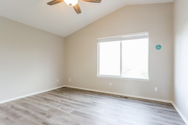 Building Photo - 8574 Bluegrass Cir