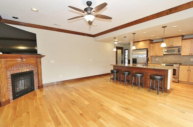 Building Photo - Patio Home in Downtown Eagle!