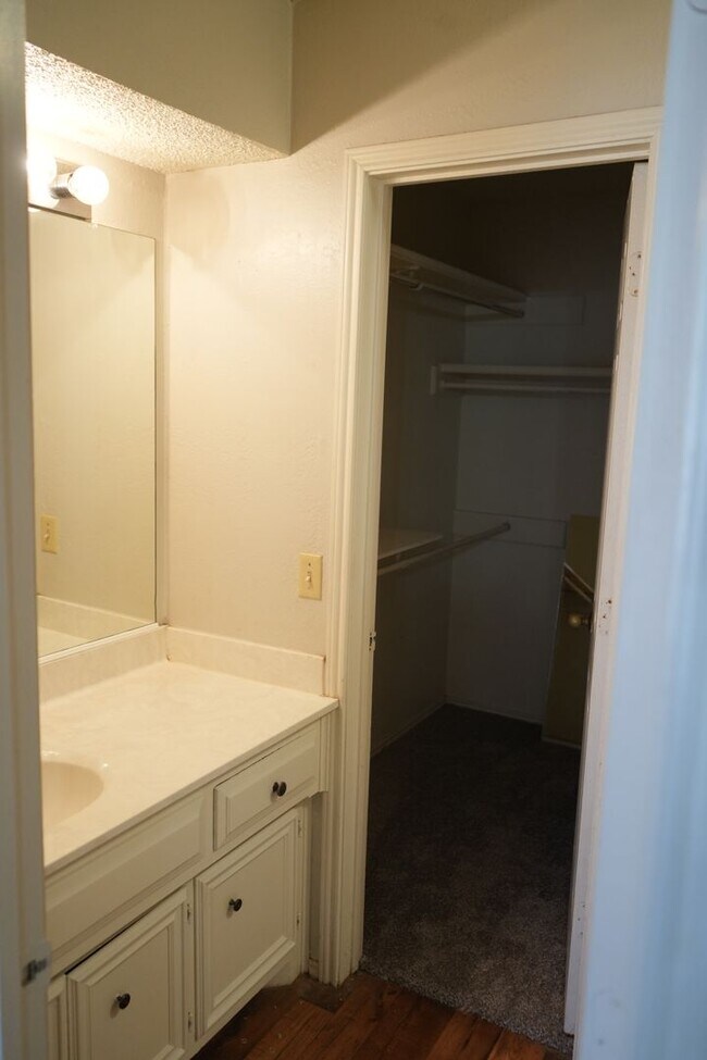 Building Photo - Southwest Lubbock 3 Bedroom