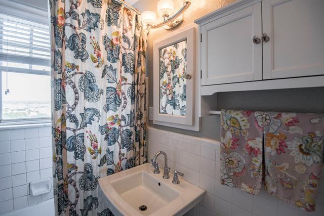 Building Photo - 2306 Park Pl Ave