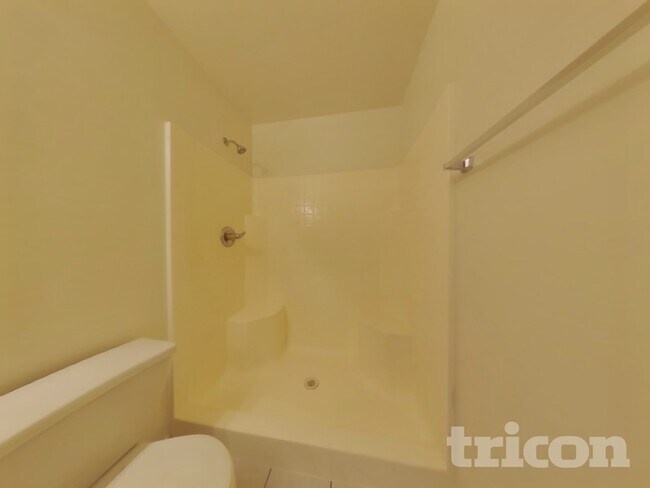 Building Photo - 11522 W Charter Oak Rd