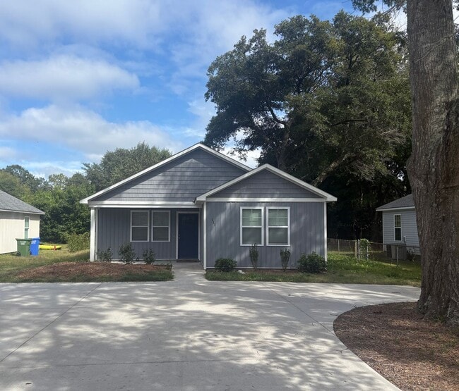 Primary Photo - 111 Avondale Ave