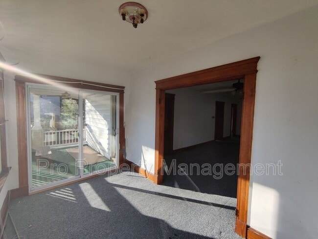 Building Photo - 638-638 Washington Ave