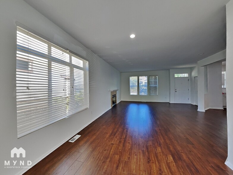 Building Photo - 17061 Parkside Way SE