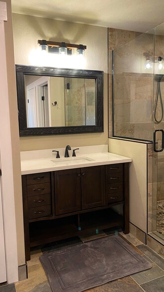 Large bathroom - 1785 Broadway