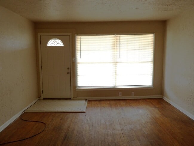 Building Photo - 2511 NW 14th St