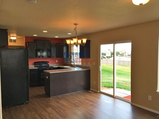 Building Photo - 2360 Sierra Springs Dr