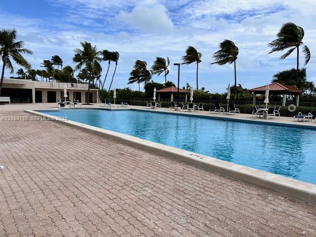 Building Photo - 2625 Collins Ave