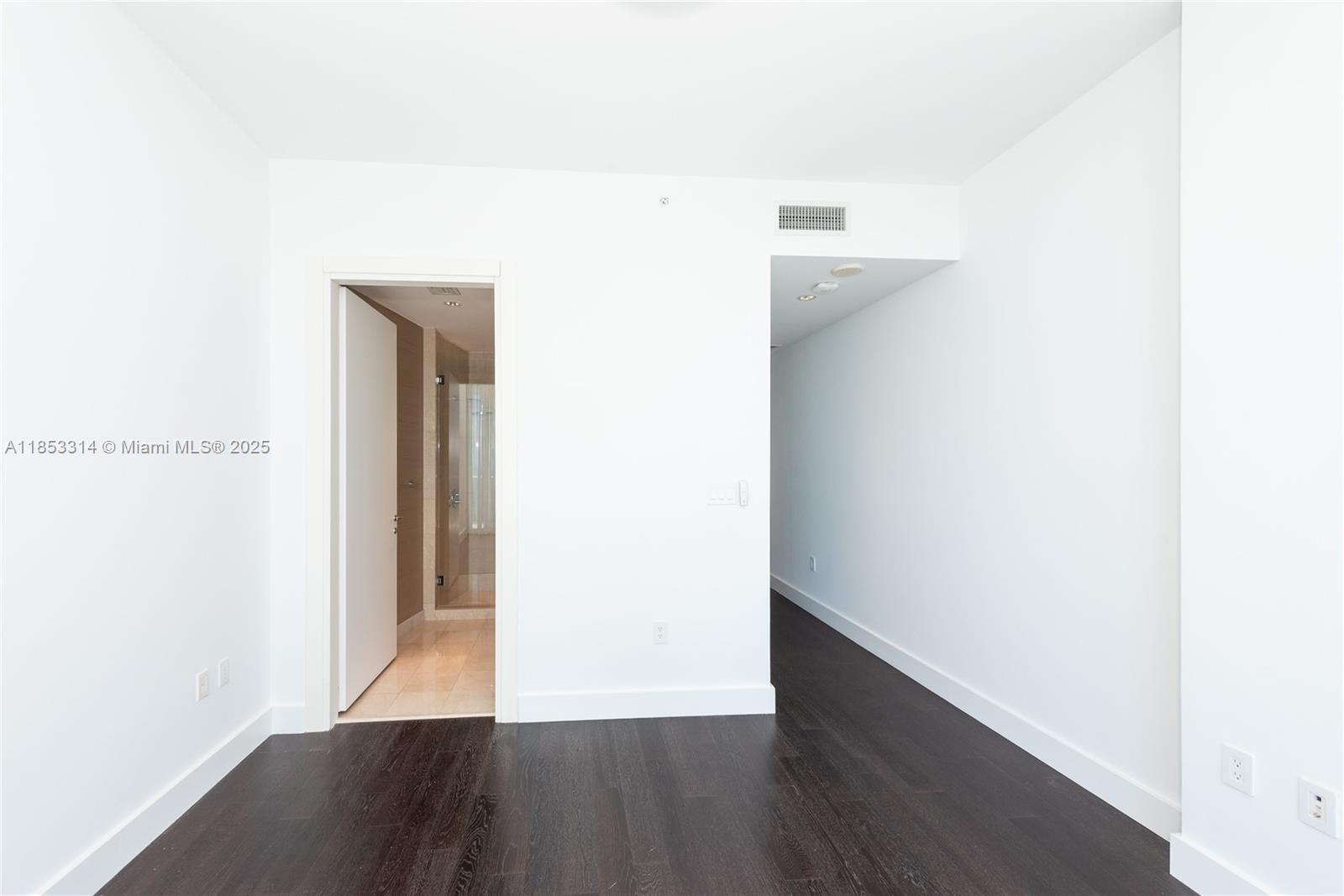 Building Photo - 200 Biscayne Boulevard Way