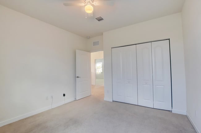 Building Photo - 3239 Dunning Dr