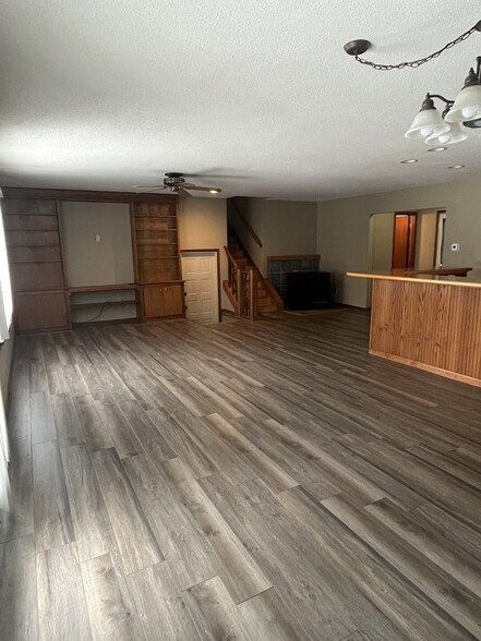 Building Photo - 200 Lane 890 Snow Lk