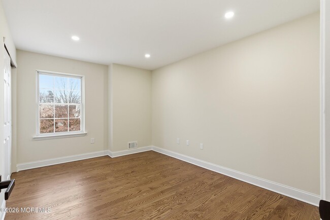 Building Photo - 1217 Wilkinson Dr