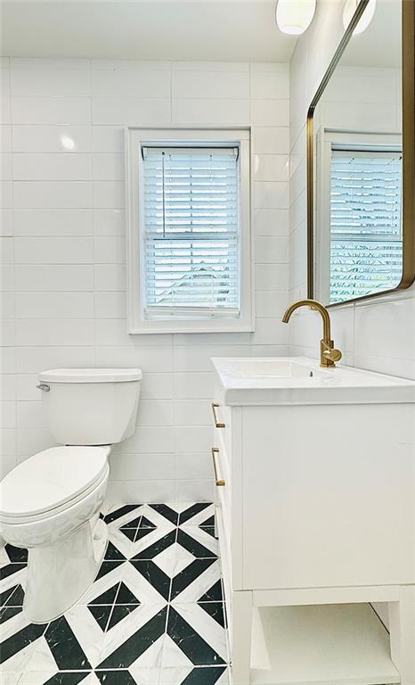 Building Photo - 38 Delmont Dr NE