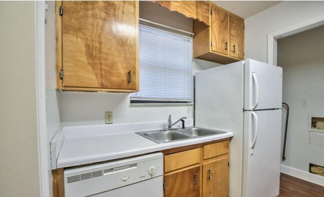 Building Photo - 4779 Leah Ln