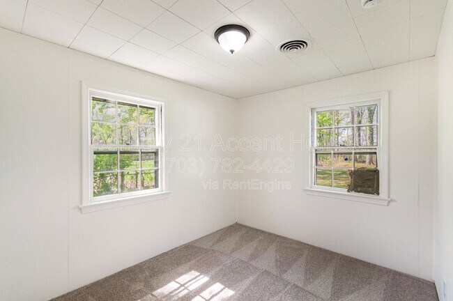 Building Photo - 7800 Schelhorn Rd