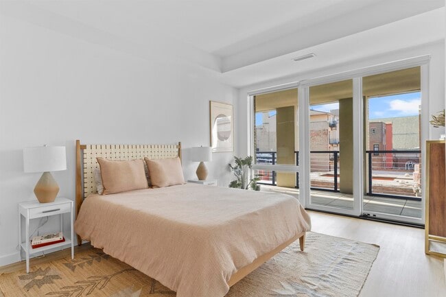 Building Photo - 220 9th St