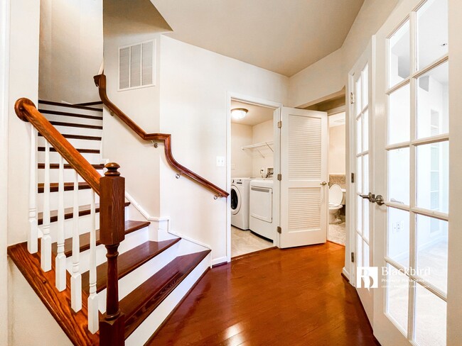 Building Photo - 3815 Hansberry Ct NE