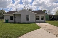 Building Photo - 6103 Sherwood Dr