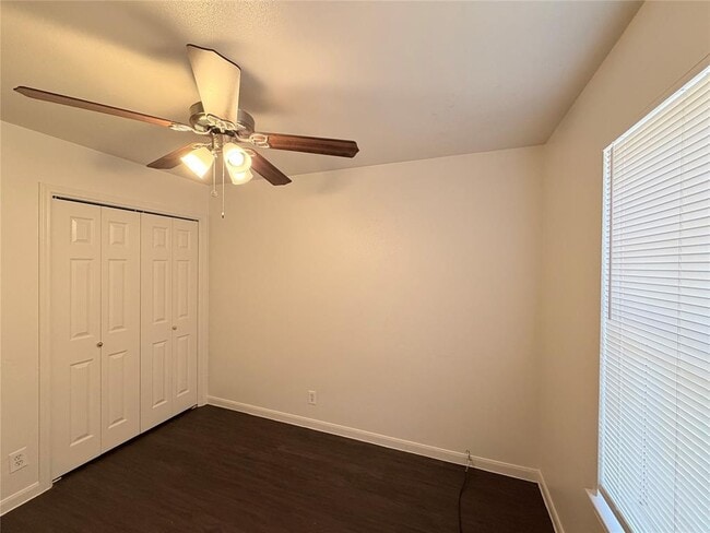 Building Photo - 124 Estate Cove
