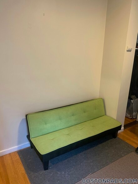 Building Photo - 165 Hemenway St