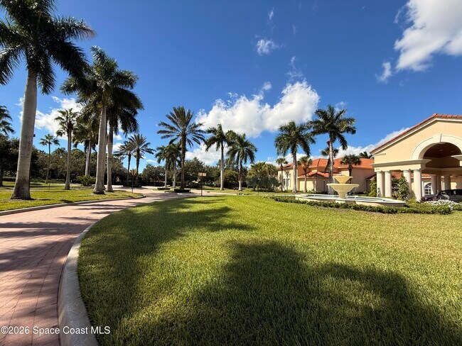 Building Photo - 633 NW Whitfield Way