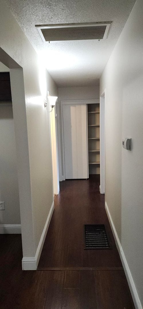 Building Photo - Beautiful Home with Pool, Garage – Availab...