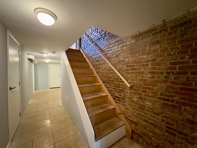 Building Photo - Charming 3 Bedroom/2.5 Bathroom Townhome in Greektown, MD!