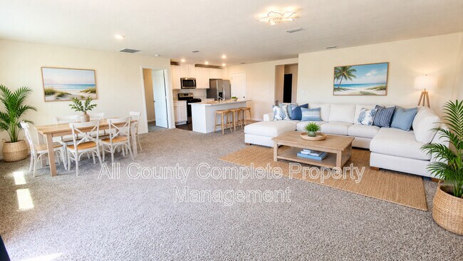 Building Photo - 121 Aveiro Wy