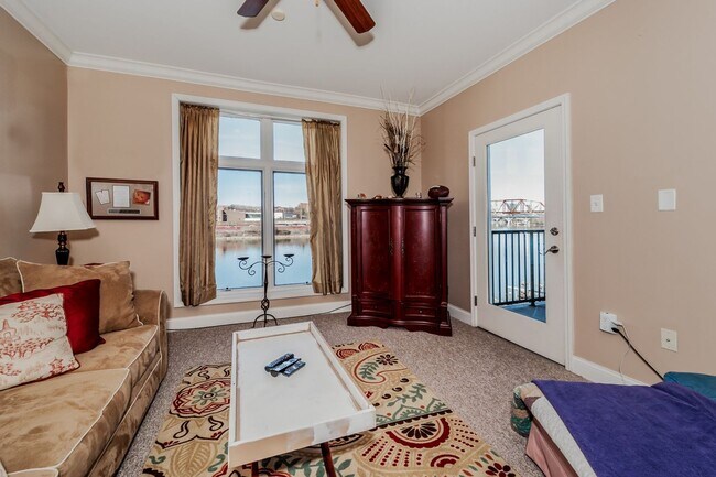 Building Photo - River Towne Condominium Unit 503 - Large condo for rent  3 bedrooms/2 baths.  $2400/month