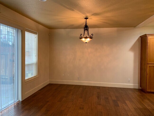 Building Photo - COMING SOON! GORGEOUS Townhome...  LOCATION , LOCATION near Peace Health Hospital
