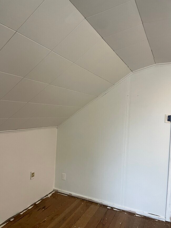 Third bedroom upstairs - 710 S Maple St