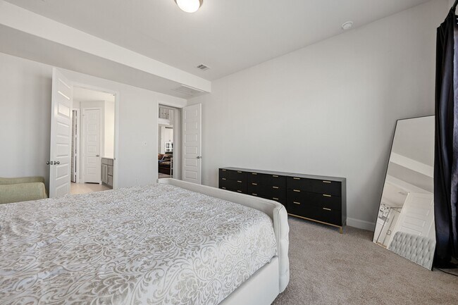 Building Photo - 20923 Carriage Harness Wy