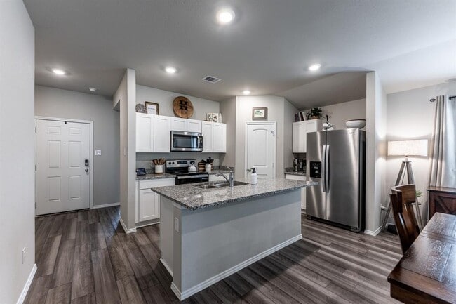 Building Photo - 306 Pecos Dr