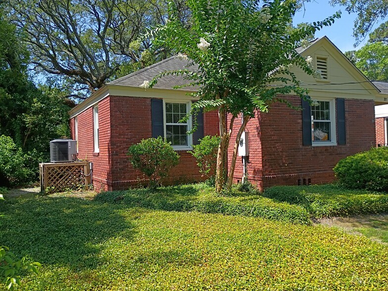 Primary Photo - 37 Yeadon Ave