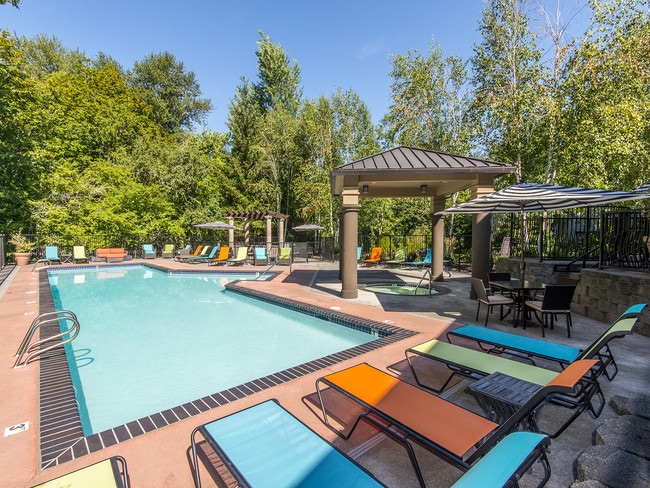 Pool, Hot Tub and BBQ Area - Red Tail Canyon