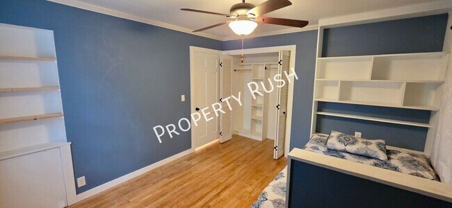 Building Photo - 3229 Westonia Dr