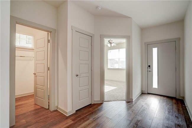 Building Photo - 280 Tequilana Pass