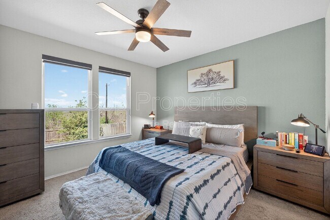 Building Photo - 7001 Lions Pk