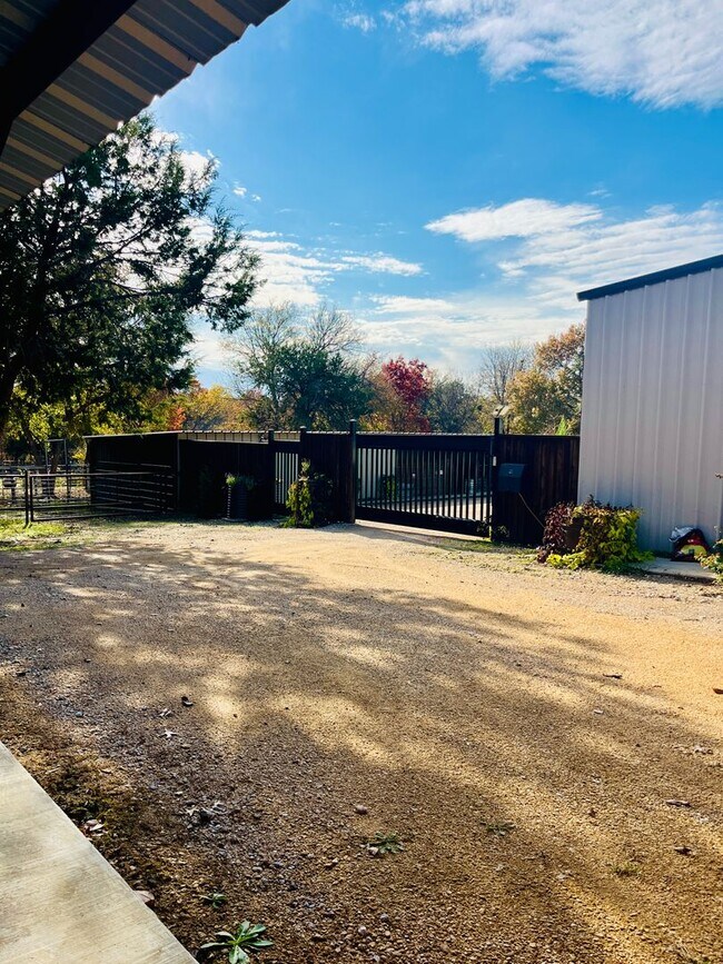 Building Photo - ALL BILLS INCLUDED!!! Studio Apartment - Country Living at its Best - FURNISHED