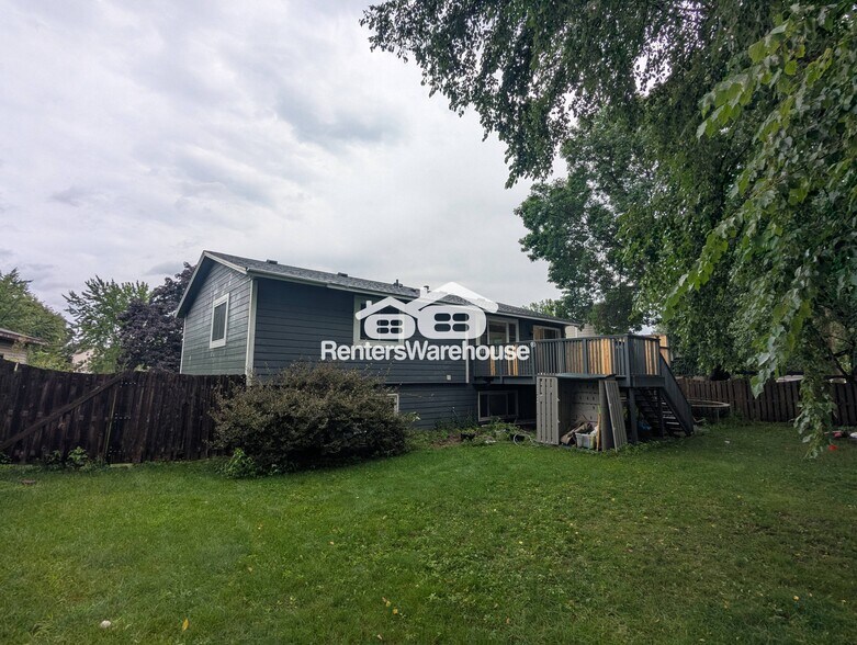 Building Photo - 1120 Westbury Cir