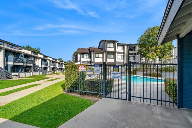 Building Photo - AVAILABLE JULY - 3 Bed / 2 Bath CLOSE TO CAL POLY