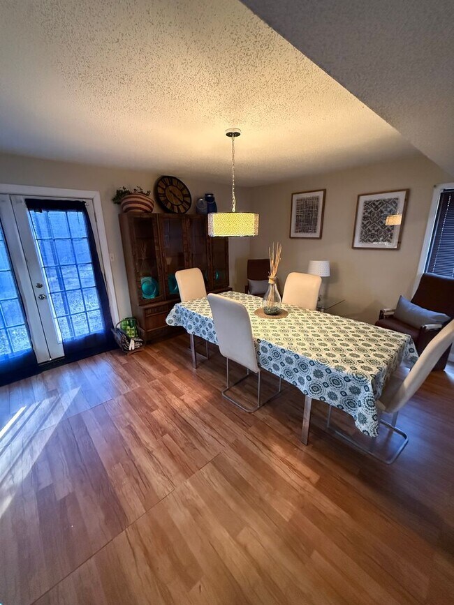 Building Photo - The Lodge at Trojan Way