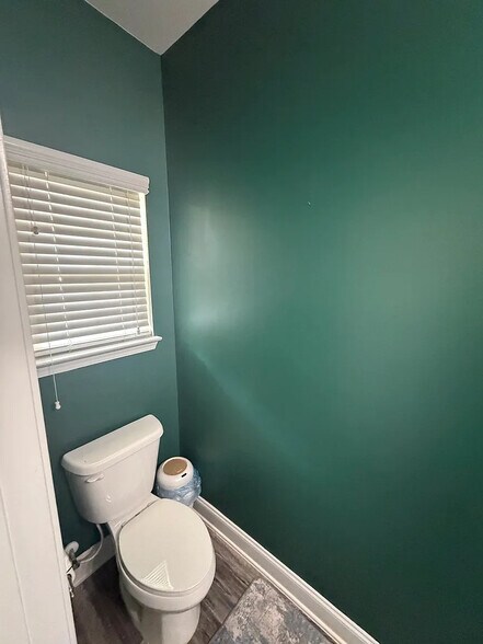Building Photo - Room in Townhome on Castellan Dr