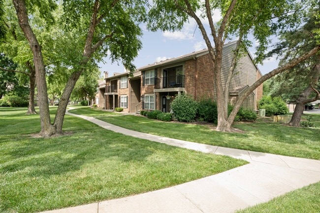 Building Photo - Pebblebrook Apartment Homes