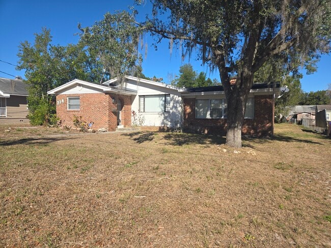 Building Photo - 714 E Crawford St