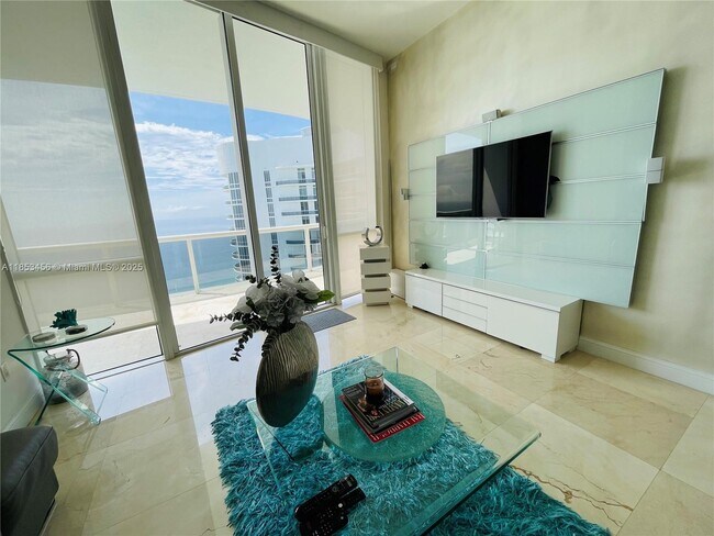 Building Photo - 16001 Collins Ave
