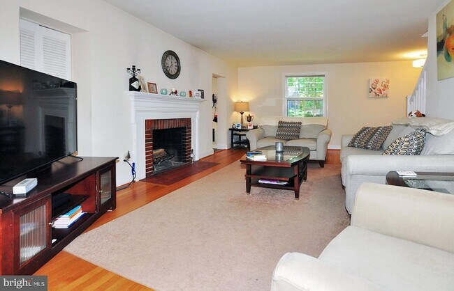 Building Photo - 4306 Kentbury Dr